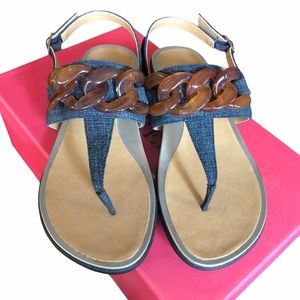 NIB Vaneli denim sandals w tortoise chain